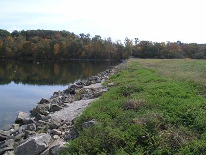 Lake Sherwood: Upstream face.